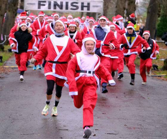 Santa934209f898